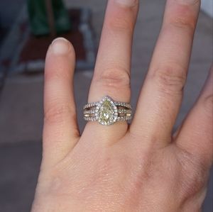 Dazzling Silver and Gold Teardrop Ring